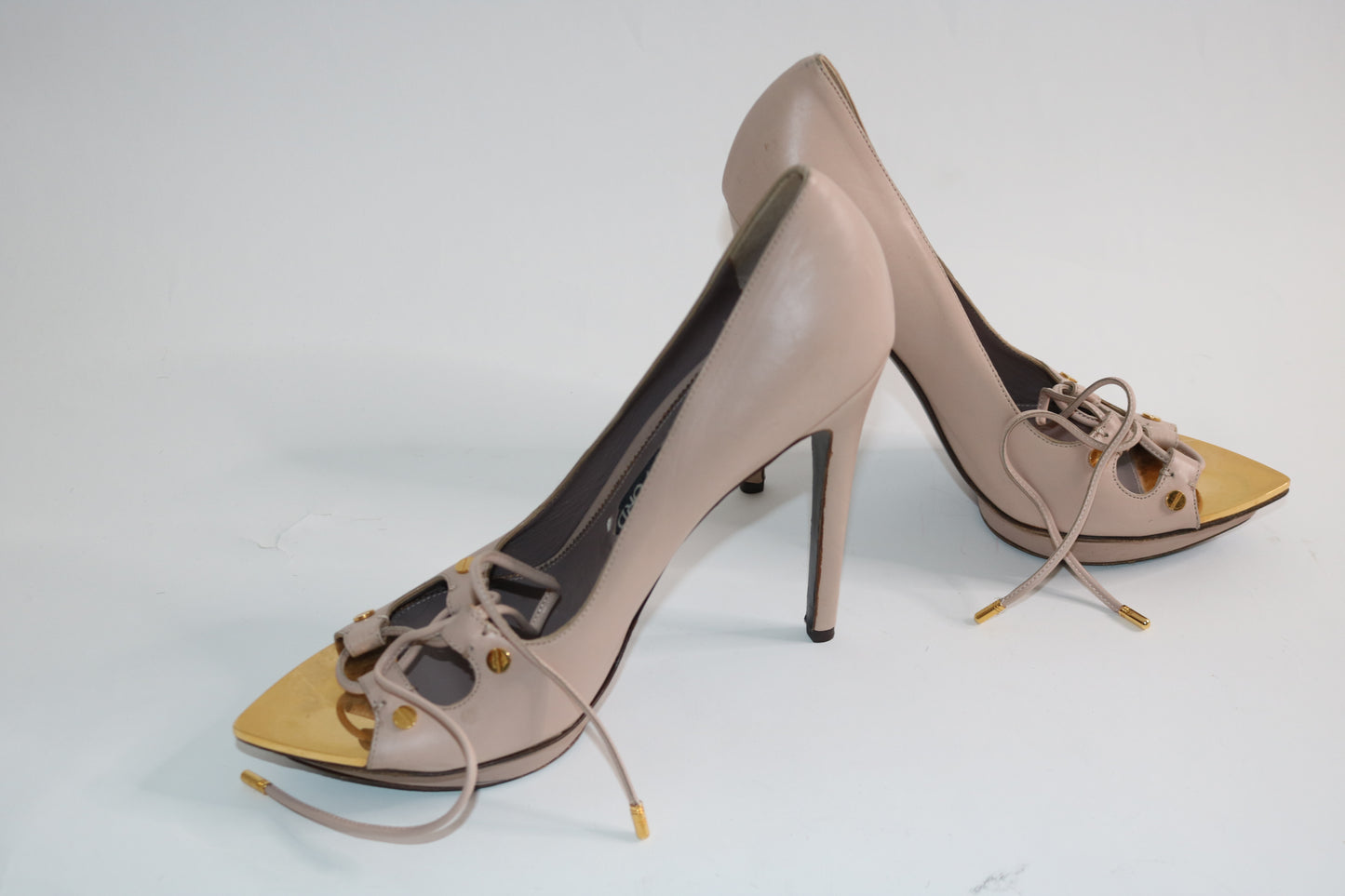 Tom Ford Pink pumps